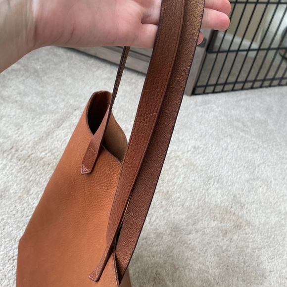 Madewell Transport Leather Tote - Picture 6 of 9